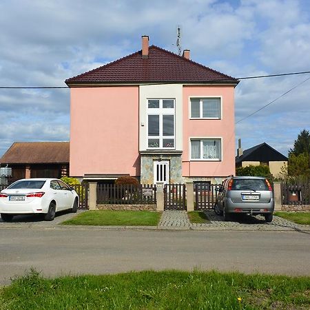 Rodinne Ubytovani - Family Accommodation Kobylice Eksteriør billede