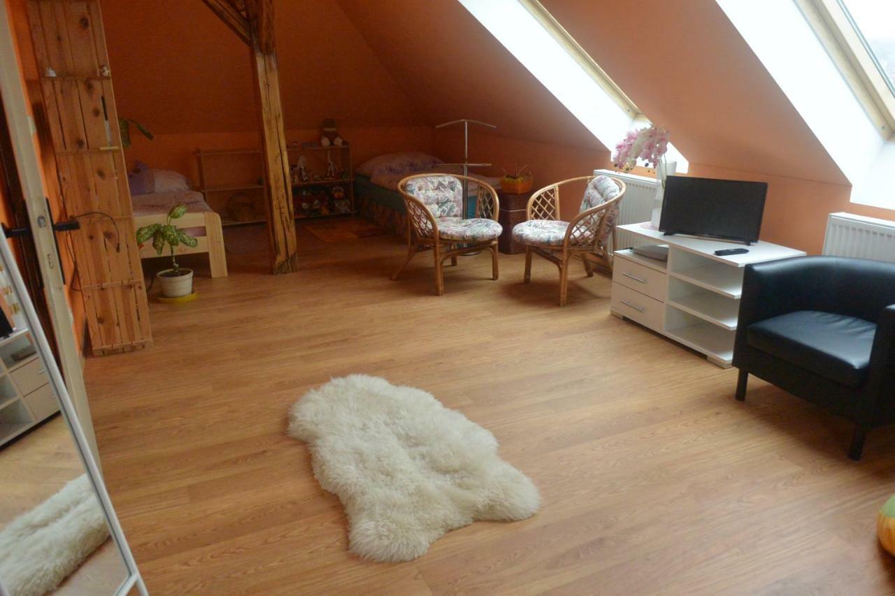 Rodinne Ubytovani - Family Accommodation Kobylice Eksteriør billede